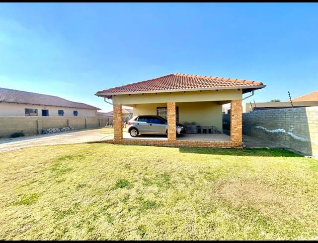 3 BEDROOM HOUSE FOR SALE IN AZAADVILLE GARDENS